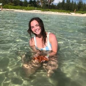 Meet your Posher, Abby